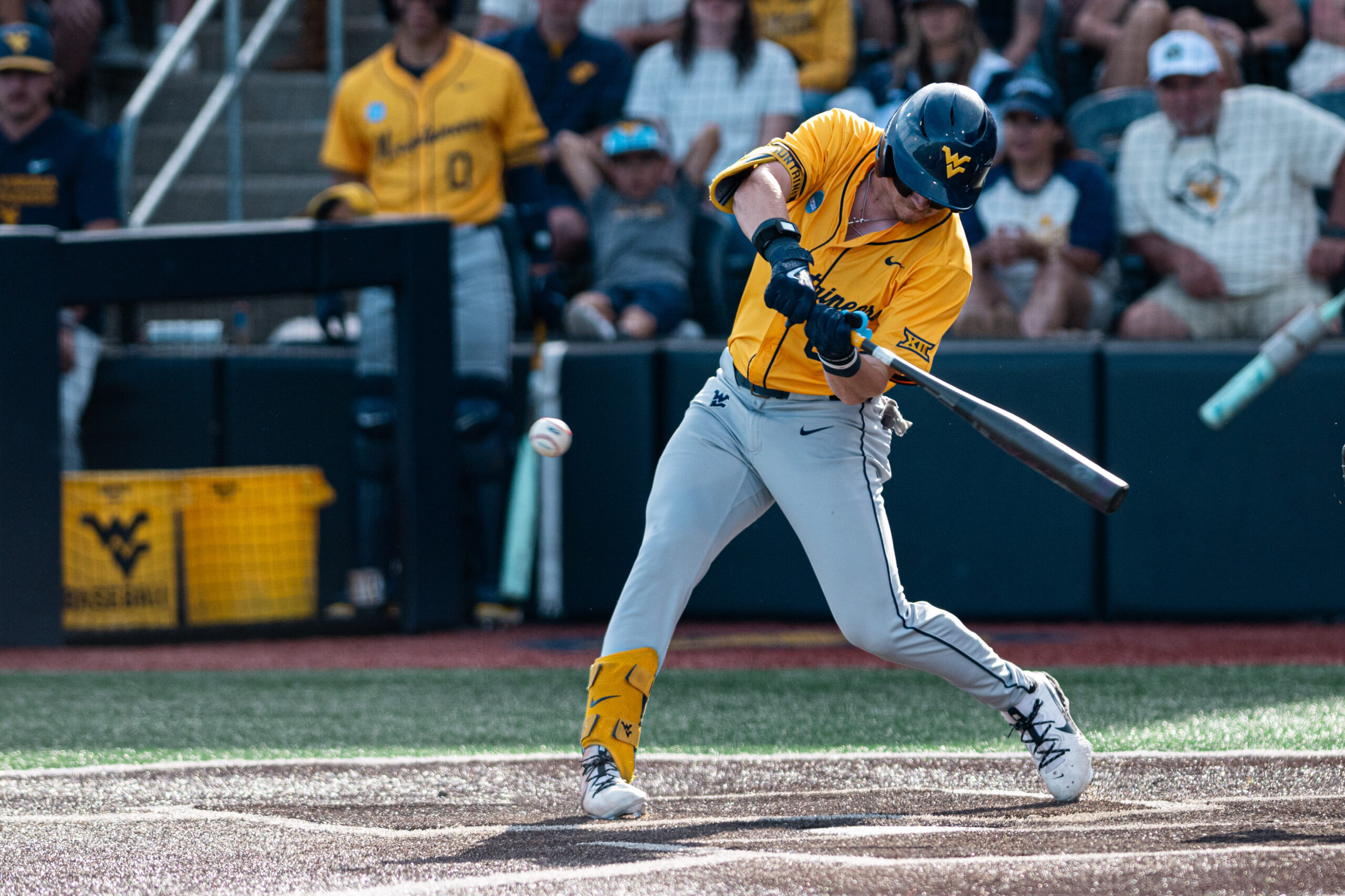 Paul Schoenfeld hits go-ahead 2-run homer in 9th to beat Kentucky, keeping WVU's season alive