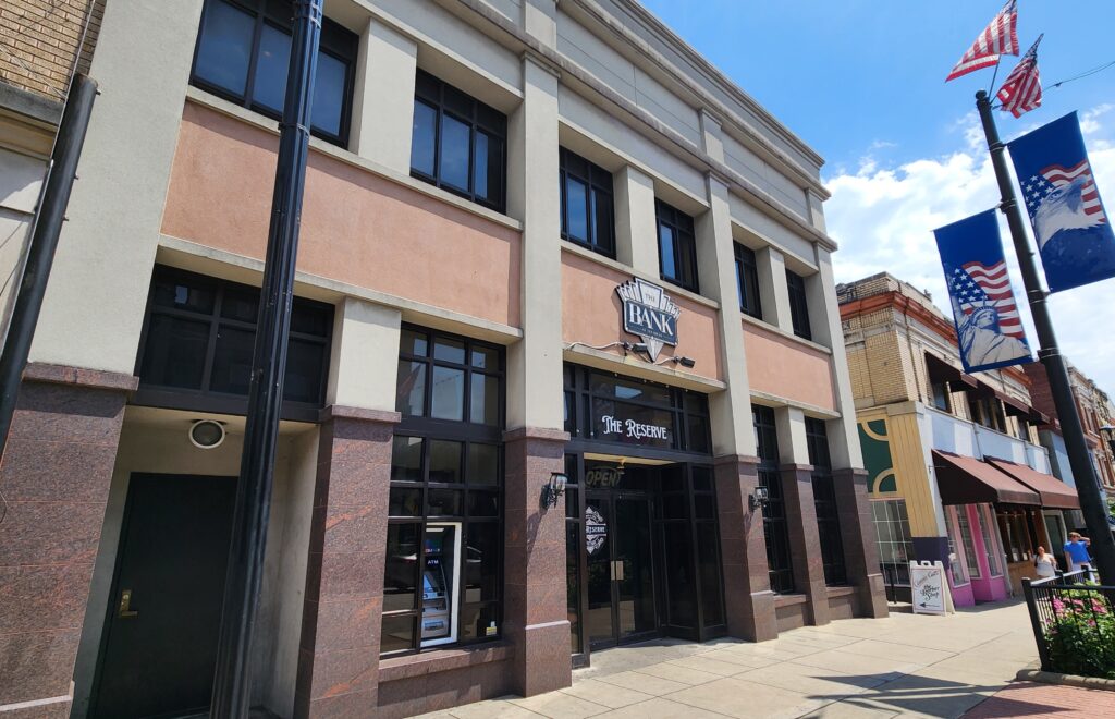 Curb a-peel: Yellow Banana bar and restaurant eyes High Street location